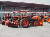 KUBOTA Traktoren L4508Di am 08.02.2011 in Buri Ram / Thailand