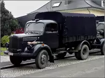 Mercedes Benz L3000 als Teilnehmer der 22. Winter Rally belgischer Militrfahrzeuge, aufgenommen whrend einem Halt in Wiltz am 05.02.2011.