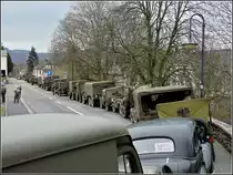 Hier ein kleiner Teil der Fahrzeuge die an der 22. Winter Rally belgischer Militrfahrzeuge teilgenommen haben, abgestellt in der  RUE DU 31 AOUT 1942  in Wiltz, aufgenommen am 05.02.2011.