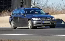 BMW 3er Kombi auf der A61 bei Miel - 07.02.2011