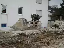 Zwei Baggerschaufeln in Bad Vilbel am 11.02.11