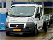 Diesem Fiat Ducato wird am 11.02.2011 der Tank mit Treibstoff gefllt. 