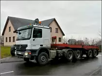 Mercedes Benz ACTROS 2646 mit leerem Containerauflieger aufgenommen am 12.02.2011.