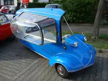 Messerschmitt, Kabinenroller mit zwei hintereinander liegenden Sitzen und  geffnetem Einstieg, Oldtimertreffen FR-Hochdorf, Sept.2007