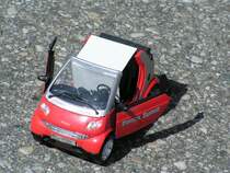  Tanzendes  Modellauto; 080330