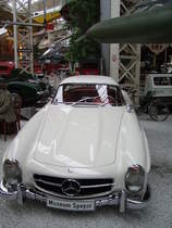 Ein Mercedes Benz 300 SL in Technik Museum Speyer am 19.02.11 