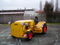 Ein Deutz Flugfeld Schlepper in Technik Museum Speyer am 19.02.11