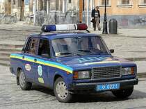 LADA Streifenwagen fotografiert beim Rathaus in Lviv, Ukraine am 24-03-2008.