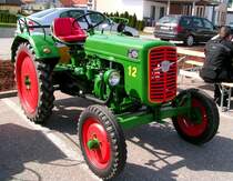 HELA Dieseltraktor bei einer Oldtimerausstellung; 080330