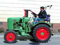 Traktorfahren macht Spa, Oldtimerauffahrt St. Martin/Innkr. 080330
