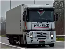 Renault Sattelzug aufgenommen auf der Autobahn von L�ttich in Richtung Antwerpen. 09.03.2011