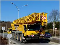 Dieser Schwerlastkran fuhr mir am 08.03.2011 vor die Linse.