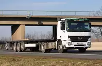 MB Actros 1832 auf der A61 bei Miel - 22.02.2011