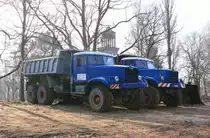 Vom  gro�en Bruder  empfohlen. Zwei KpA3(KRAS)-se Typen f�r starke M�nner und Frauen, am 13.03.11 in Grie�en am Wasserkraftwerk