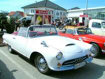 AUDI Cabrio nimmt bei sonnigen Wetter bei der Oldtimerausstellung St.Martin/Innkr. teil; 080330