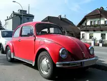VW-K�fer vor dem Bahnhof Marchtrenk;110303