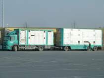 Volvo als Tiertransporter steht auf dem Rasthof Werneck, Mrz 2011