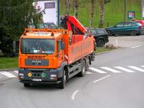 MAN eines Betonsteinwerkes am Weg zur Filiale; 080404