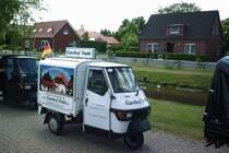 APE 50 kleines Koffer-Nutzfahrzeug-Dreirad 
 am 26.06.2010 in Papenburg (6. NNW Treffen PAPEnburg)