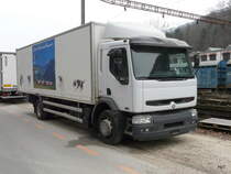 Renault mit Kastenaufbau in Klus am 12.03.2011