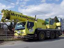 LIEBHERR-Autokran wartet auf die nchsten Einstze;110320