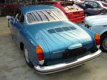 Heckansicht eines VW Karmann-Ghia Typ 14 Coupe der Baujahre 1969 - 1973. Das Karmann-Ghia Coupe wurde bereits im August 1955 vorgestellt. Im Laufe der Produktionszeit gab es stetig Verbesserungen an der Technik und Facelifts der Karosserie. Der 4-Zylinderboxermotor leistet aus 1.584 cm Hubraum 50 PS. Dsseldorfer Meilenwerk 20.03.2011.