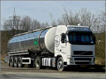 VOLVO FH fotografiert in der Nhe von Wiltz am 20.03.2011.