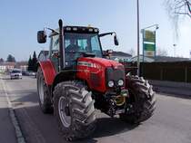 MF6460 hat soeben die Lagerhausfiliale verlassen;110304