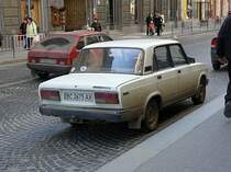 LADA 2107 1300S von hinten gesehen in Lviv, Ukraine 29-03-2008.