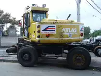 Ein Atlas Zweiwege Bagger von Eicholz am 25.09.08 in Mainz bei Bauarbeiten der Stra�nebahnlinie 52 