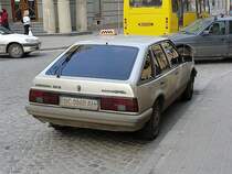Opel Ascona 1.8S als Taxi von hinten gesehen in Lviv, Ukraine am 28-03-2008. 