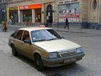 Opel Ascona 1.8S als Taxi in Lviv, Ukraine am 28-03-2008. 