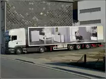 Bei diesem H�nger ist mir aufgefallen, dass die letzte Achse weiter hinten steht, damit diese bei Kurvenfahrten mitlenken kann. 21.03.2011 