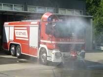 Mercedes Actros 2554 V8  Nr.1  UR 1241 der Feuerwehr des Gotthardautobahntunnels im Werkhof von Gschenen am 18.08.2007