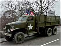 Dieser GMC  Jimmy  2,5to 6x6 war ein Teilnehmer der 22. Winter Rally belgischer Militrfahrzeuge, aufgenommen in Wiltz am 05.02.2011.