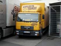  GOLDEN TOAST  an einem Supermarkt in Bergen/Rgen am 11.04.2008