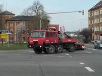 Tatra 815 der Firma Scholpp passiert am 06.04.2011 den Chemnitzer Thomas-Mann-Platz.