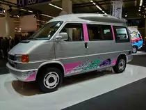 VW T4 Campermobil, 5 Zyl, 2459ccm, 110 Ps, ausgestellt bei der Techno Classica am 02.04.2011.