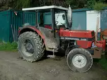 Case International 633, 3-Zyl.Diesel mit 2934ccm und 52PS, von dem Typ wurden von 1975-89 fast 32.000 St�ck gebaut, April 2011