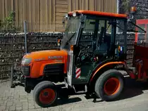 Kubota B2230, Kleintraktor, die Firma ist der gr��te japanische Landmaschinenhersteller, April 2011