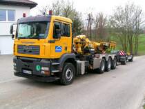 MAN TG460A mit Maurer-Lenkachse, eines Deutschen Fertiggaragenherstellers nach  Entladung in Ried i.I. 080411