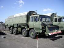 Tatra 815 8x8 Antennentrgerfahrzeug, es diente der Erfassung, Peilung und Identifizierung von elektomagnetischer Ausstrahlung von Flugzeugen und anderen Waffensystemen. Gesehen im Luftwaffenmuseum Gatow, 09.04.2011