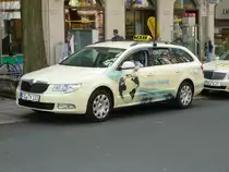 Taxi des Herstellers Skoda wirbt f�r die  Fuldaer Zeitung , gesehen in Fulda im April 2011