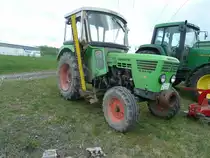 Deutz 4506 steht in der Austellung eines Landmaschinenh�ndlers in 36088 H�nfeld, April 2011