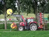 CASE 160 tuckert vollgepackt entlang des Amsterdam-Rijnkanaal;100903