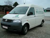 VW-T5 eines Sanittshauses bei der Auslieferung;110326