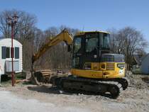 Komatsubagger am 10.April 2011 in Buschvitz.