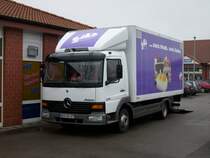 Mercedes-LKW an einem Discounter in Bergen/Rgen am 12.04.2008
