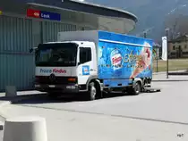 Mercedes 918 K�hltransporter beim Bahnhof Leuk am 18.03.2011