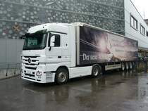 Mercedes Actros 1860 Sattelschlepper vor dem Verkehrshaus in Luzern am 19.03.2011